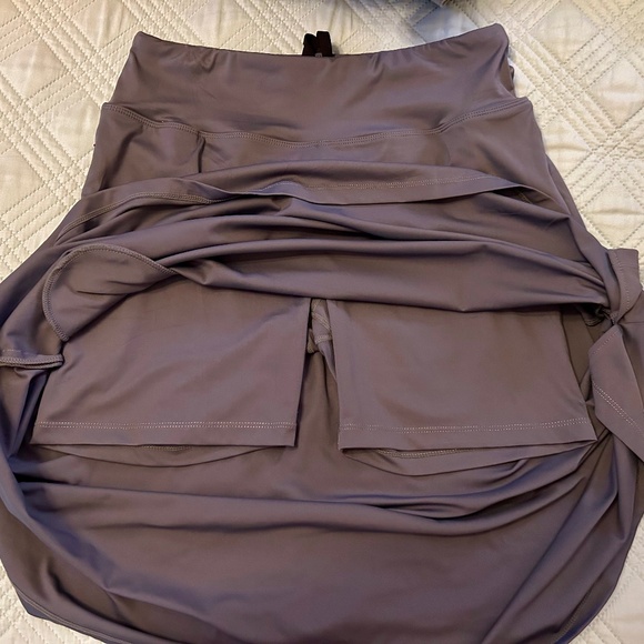 Women’s Gray Athletic Skort, NEVER WORN, Size Medium - Picture 2 of 8